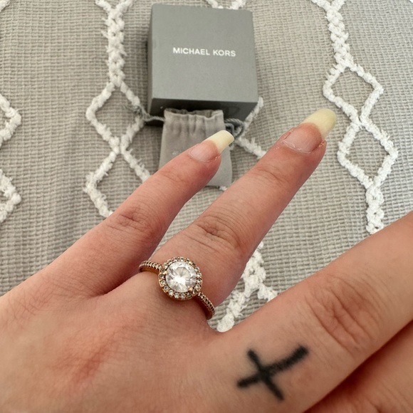 Michael Kors gold plated ring - Picture 5 of 8